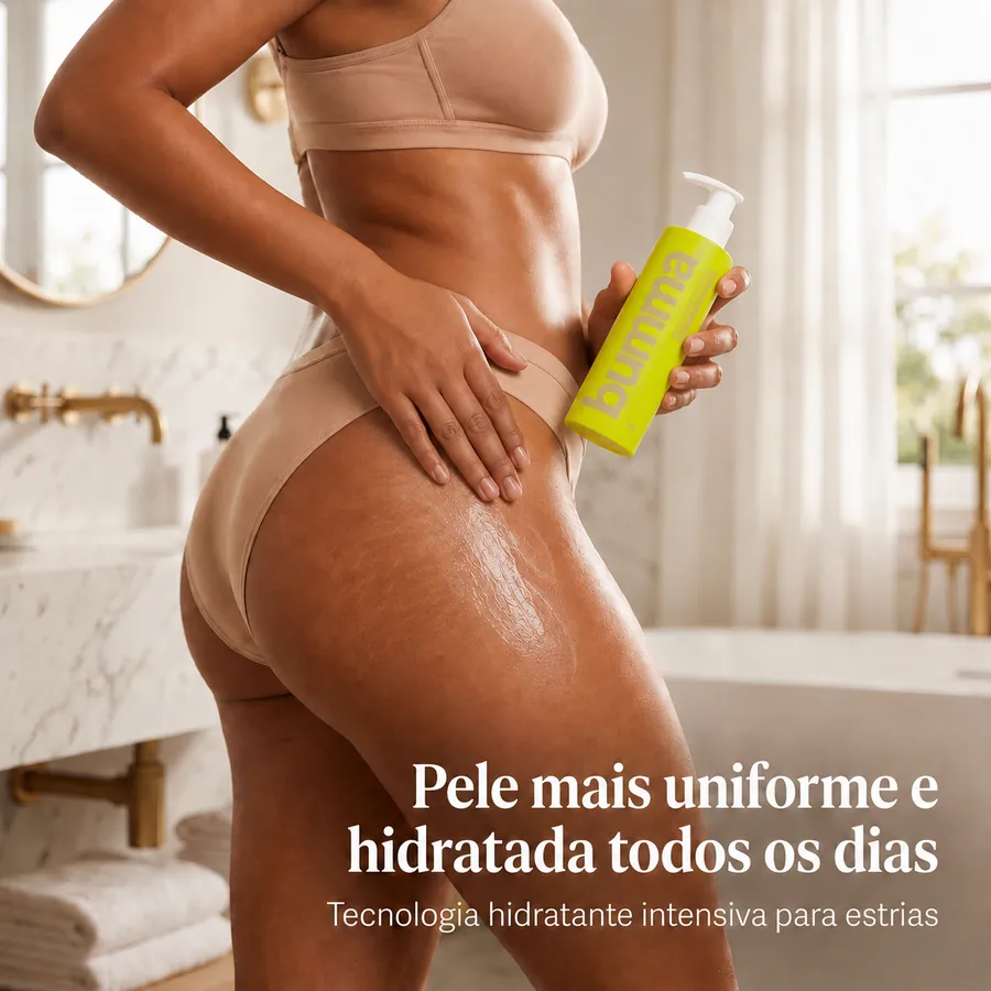 Mulher aplicando o Creme para Estrias Bumma na pele